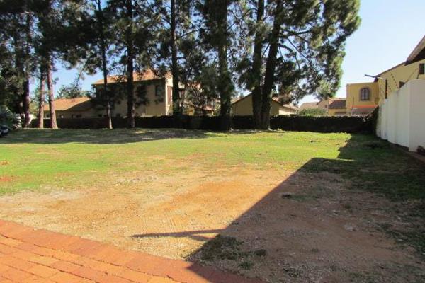 Beautiful, Well Priced 431 Square Meter Stand For Sale in a Established Popular Tranquil Security Complex in Die Hoewes Centurion. ...