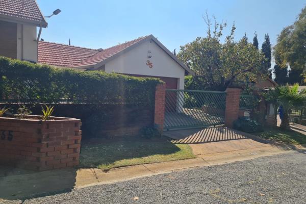 On off the  top features in this lovely home is  it&#39;s well sized flatlet with a walk ...