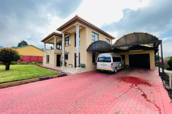 Modern and magnificent five bedroom double storey family home | large flatlet | ...