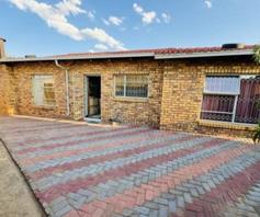 House for sale in Daveyton