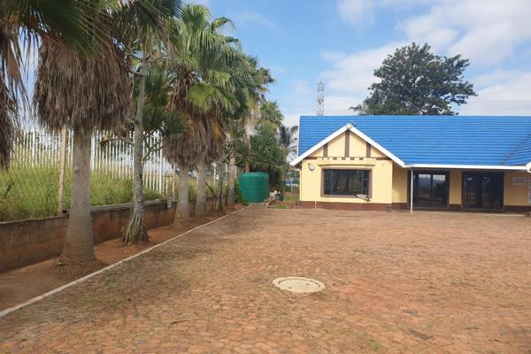 Situated in the rapidly expanding Jet City and Redcliff areas, this property offers a generous land size exceeding 2000 square meters. ...