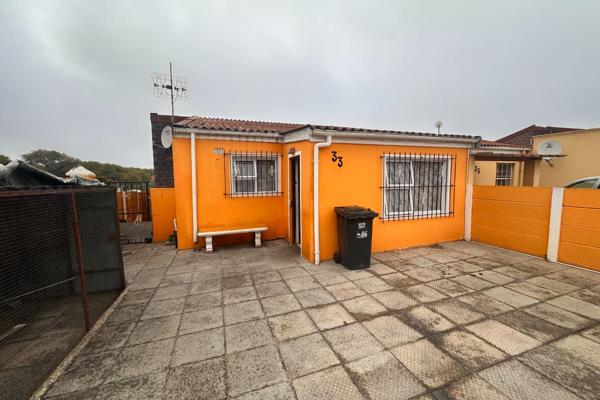 Welcome to your new home! Are you in need of a bit more space for your family? Take a look at this practical 3-bedroom corner property ...