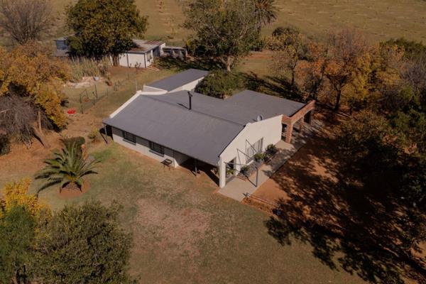 Situated in a picturesque setting, this luxurious smallholding offers not only a residence but also a tranquil lifestyle and a ...