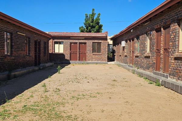 Hey there, are you searching for your next big investment in Seshego?
With 15 rooms, 3 bathrooms and 1 shower, this property can give ...