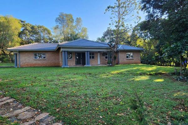 It doesn&#39;t get newer than this! Located in the tranquil and leafy suburb of Everton, Kloof, this perfectly situated family home is ...