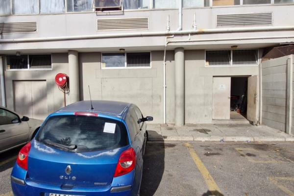 Discover this versatile 259m&#178; industrial/mixed-use premise available for rent on ...