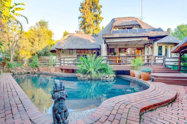 Discover your dream home in the heart of Lonehill, a suburb renowned for its exceptional security and proximity to top-rated blue label ...