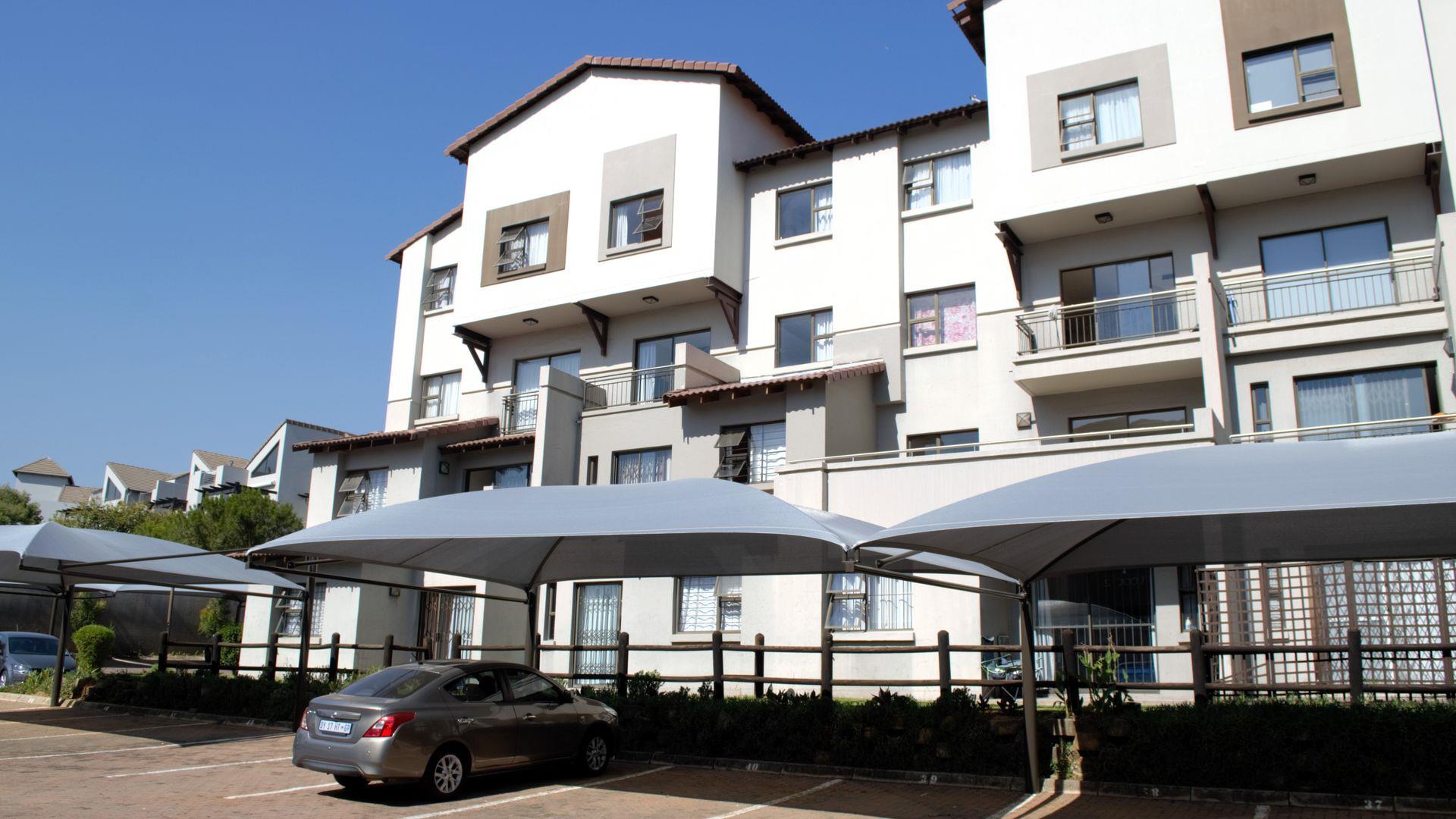 2 Bedroom Apartment / flat for sale in Sunninghill P24114446280