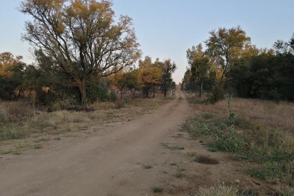 Turn-off from Graham Road (extention of Lynnwood Road going east, past Boschkop ...