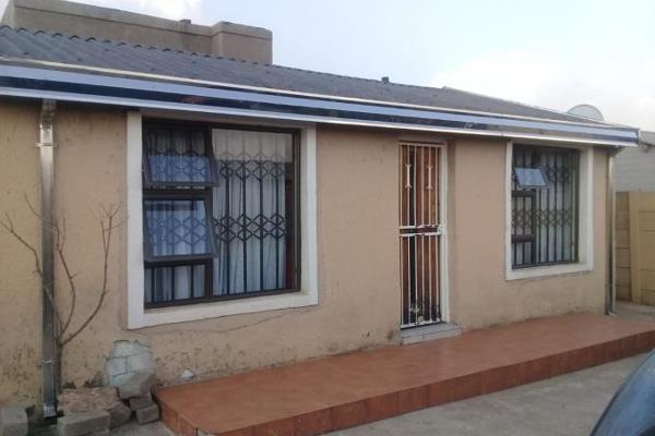 4 room house for sale in tembisa endulweni sec with an outside room,next to the mall  ...