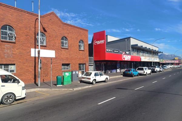 Prime Commercial/Industrial Property for Sale on Voortrekker Road, Parow

High ...