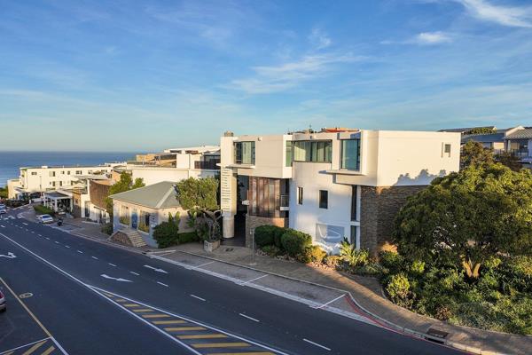 Discover 218m2 of refined office space nestled in the heart of central Plettenberg Bay.

This distinguished mixed-use development ...