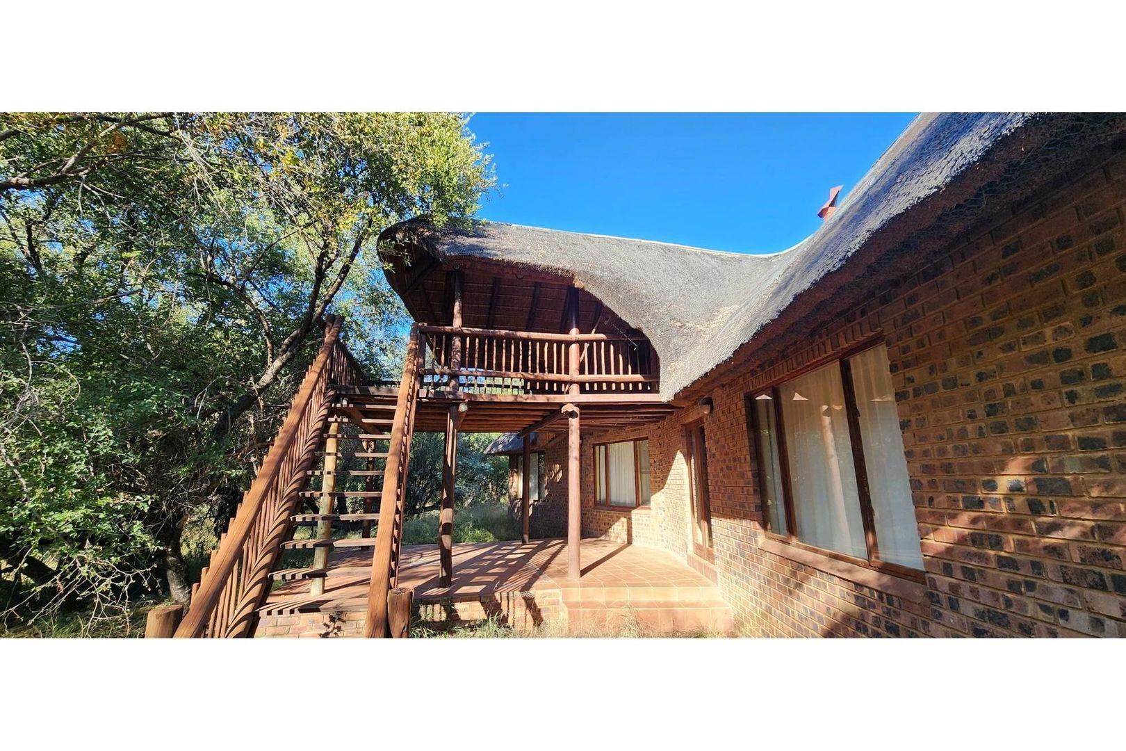 3 Bedroom House for sale in Mabalingwe Nature Reserve - P24-114435651