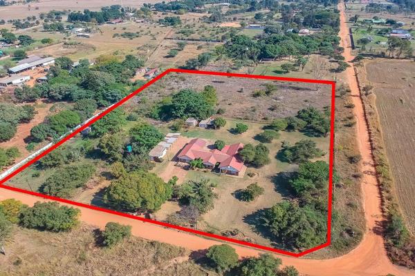 Suburban living with large open spaces is becoming more and more limited in Pretoria. Plots and small holdings are still the answer for ...