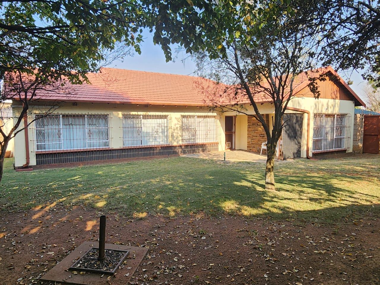 Woodmere Property Property and houses for sale in Woodmere