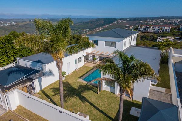 TRI-MANDATE

NEWLY RENOVATED HOUSE WITH FABULOUS VIEWS

This beautifully renovated house ...