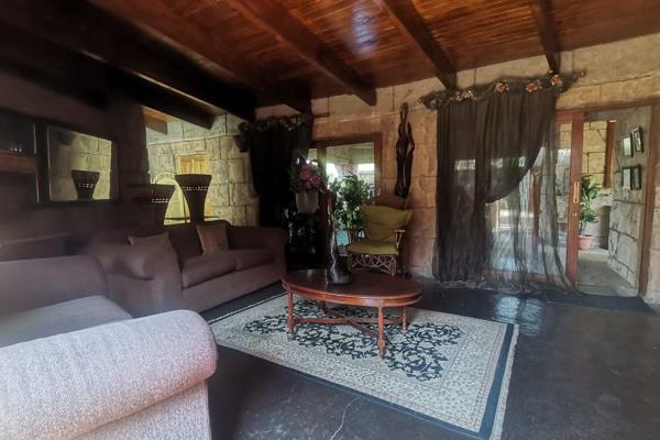 A massive stunning  4 - Star guest lodge.

It is situated in a very safe and  exclusive area Aston Manner. This sensational unique ...