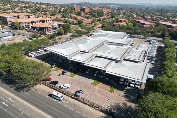 Showroom with Workshop and Offices, Hendrik Verwoerd Drive, To Let R173 000 pm

Floor ...