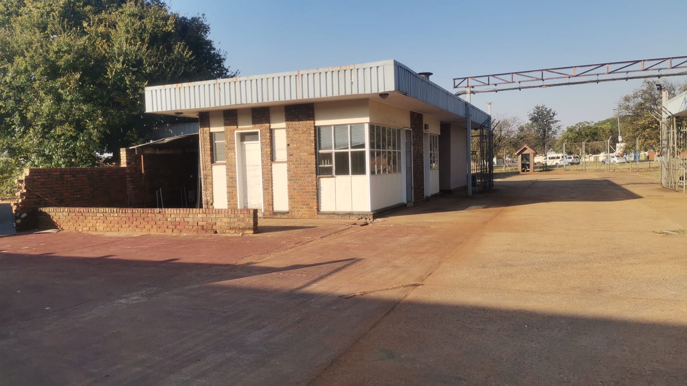 Industrial property to rent in Waltloo - 320 Waltloo Road - P24-115616803