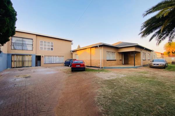 Urgent sale at the heart of Randfontein!!! If you are looking for investment property, look no further. With a passive income this ...