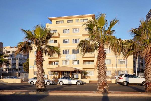 Holiday let: available 20th dec 2024 to 3rd jan 2025 (14 nights). Minimum 7 night stay. 

Ideally located on Sea Point&#39;s ...