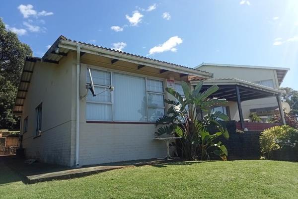 A lovely 2-bedroom apartment that blends luxury living with the serenity of oceanfront ...