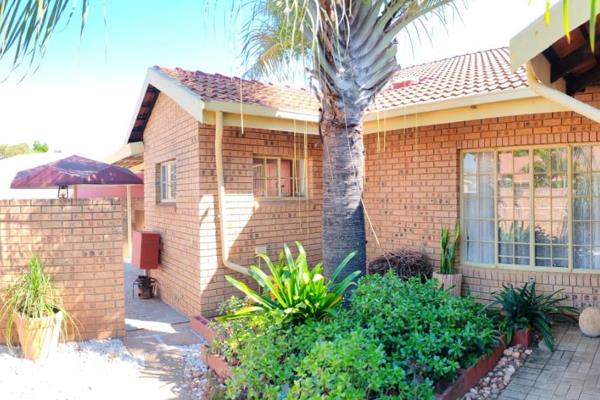 Full title 3 Bedroom house in Bosveldsig Retirement Village(50 plus), Modimolle
This pet friendly property boast a  3 bedrooms, 2 ...