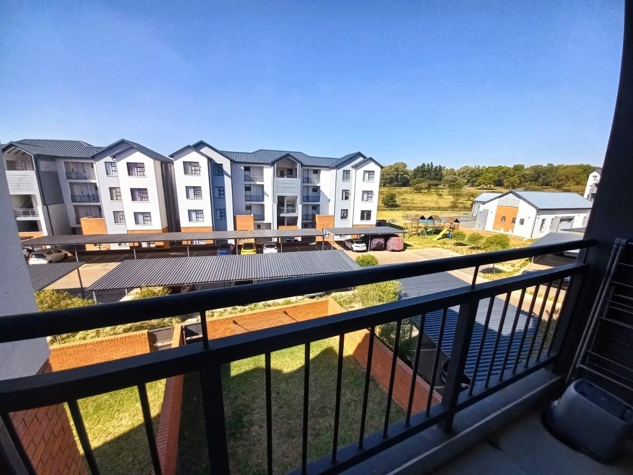 2 Bedroom Apartment / flat for sale in Lombardy Estate P24114458058