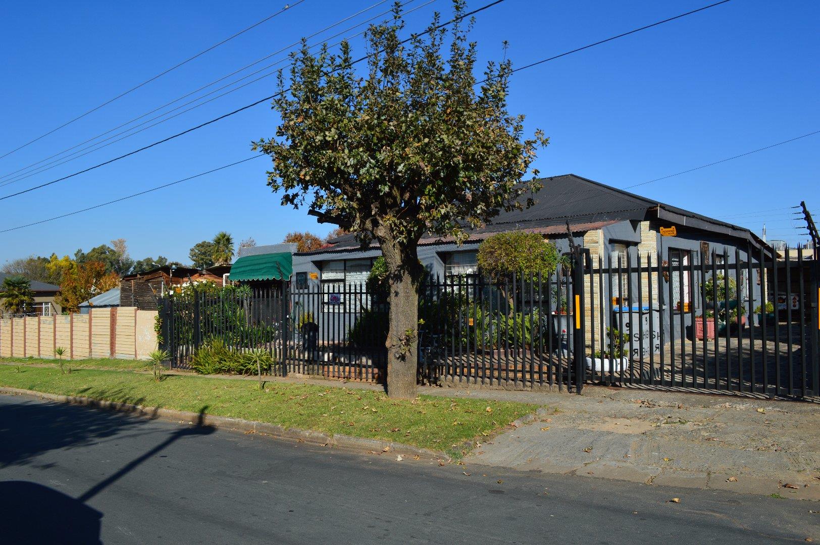 4 Bedroom House for sale in Krugersdorp West - 9 Fisher Street - P24 ...