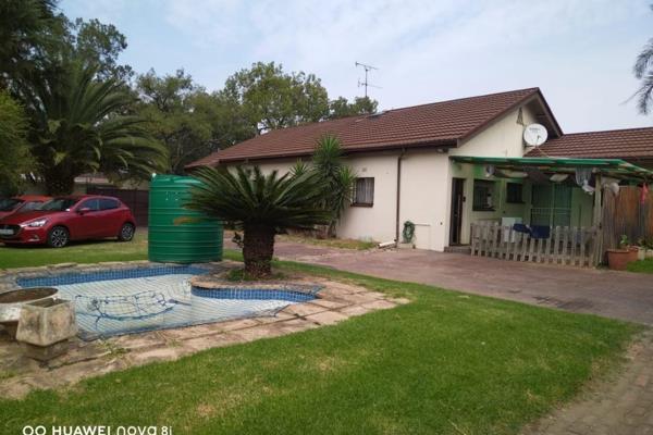 4 Bedroom House with a Flatlet and Cottage for Sale in Boksburg North
An ideal property for investors
This spacious house has 4 ...