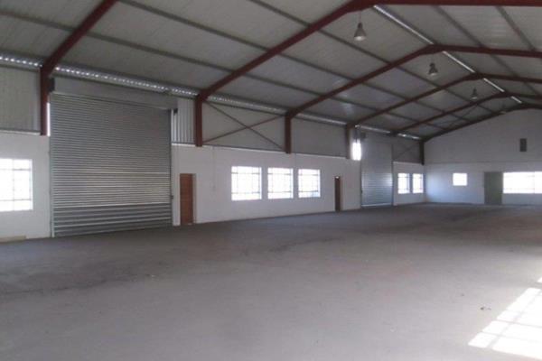 Dalmax Properties are pleased to offer this neat 680sqm warehouse for rent/sale.
Neat ...