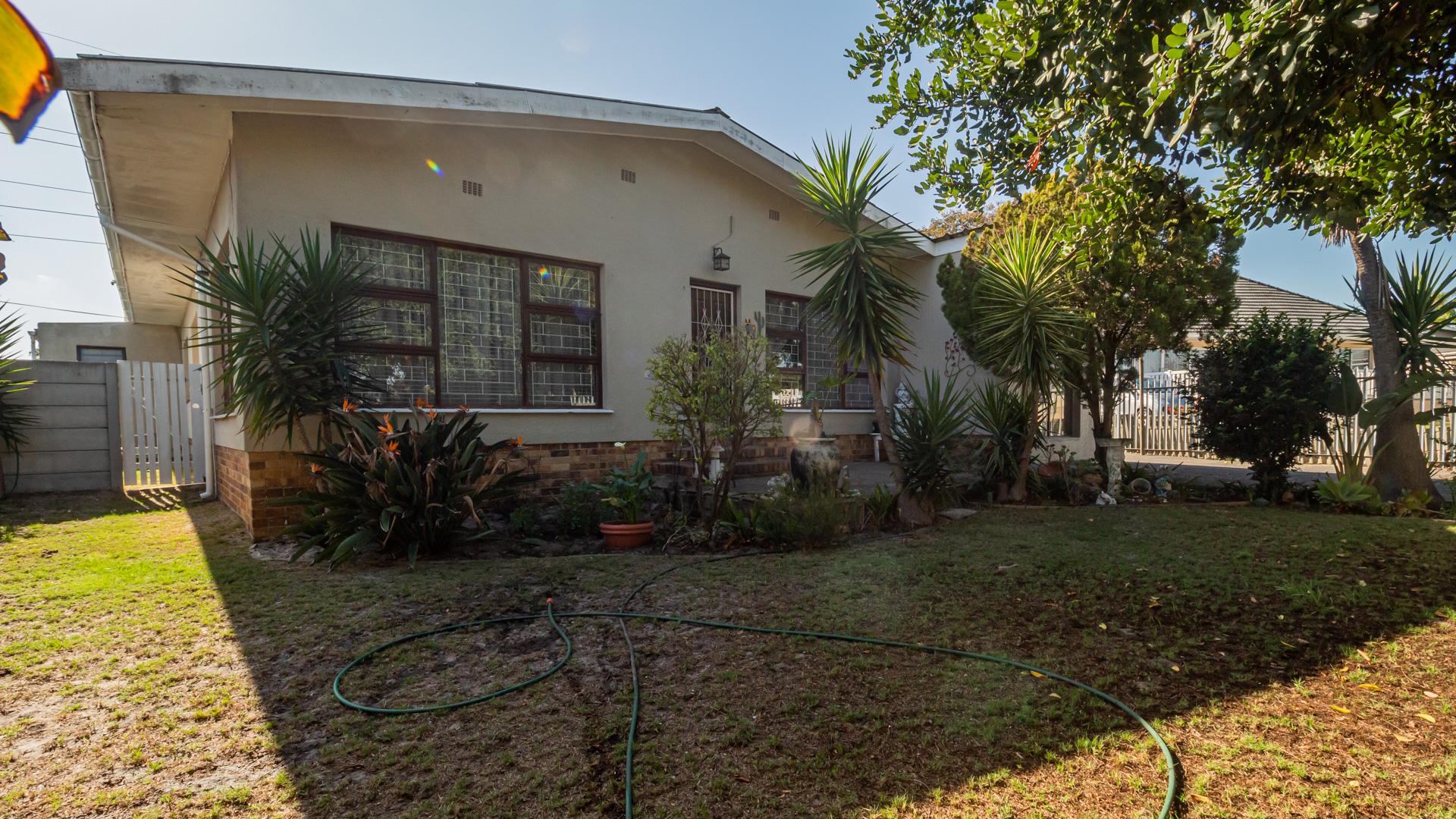 5 Bedroom House for sale in Chrismar P24114461255