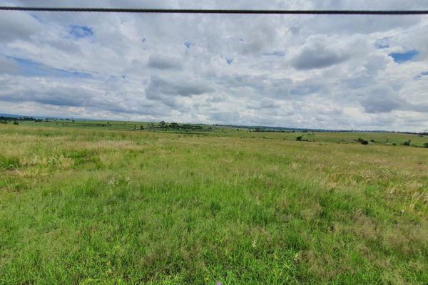 Introducing 2x 2 Hectares plots available for sale in Knoppieslaagte , Eagles Creek Aviation estate 
These 2 plots are a part of the ...