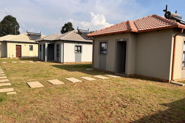 Brand New Houses are selling fast in Benoni-New Modder,, CALL NOW to APPLY!!!!!

Brand New 3 bedroom , main bedroom has ensuit shower ...