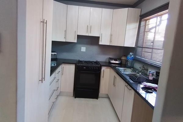 This Property consist of the following

2 .5 Bedrooms
-Main bedroom has a small Baby room

1Full Bathroom
-Bath, Shower, Basin ...