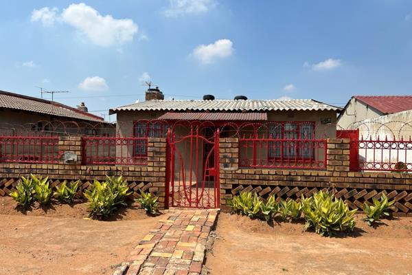 Family Home!!!
 
This house is situated in the heart of Kwa-Thema near Shopping ...