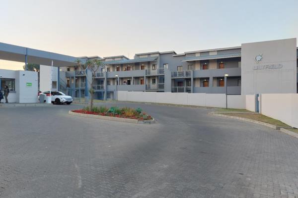 Secure lockup &amp; go Apartment to let in Lilyfield.

Spacious open plan lounge ...