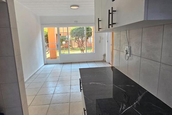 Beautiful 2 bedroom ground floor unit at Brentwood Gardens. Central access to Benoni and ...