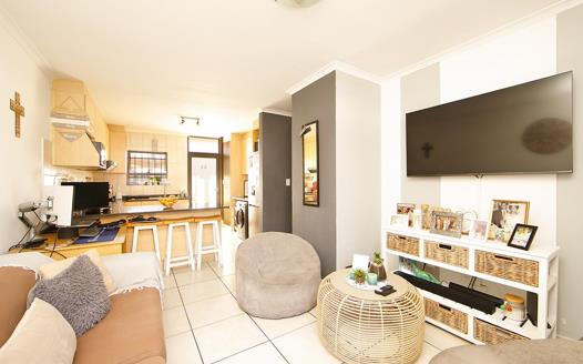 2 Bedroom Apartment / Flat for sale in Muizenberg