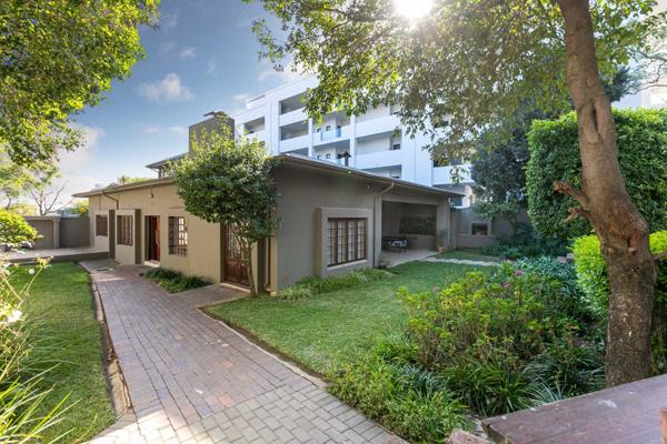 *EXCLUSIVE MANDATE*

Set across a large erf in the heart of Rosebank, we are delighted to release this superb family home. 

Generously ...