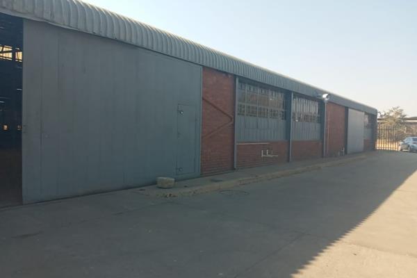 Introducing a prime commercial property located in the bustling industrial hub of Futura Industrial . This expansive 1150m2 workshop ...