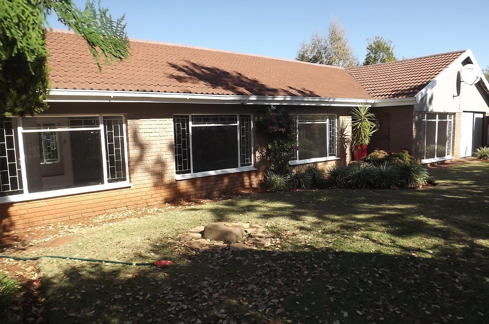 4 Bedroom House for sale in Universitas Ridge P24114470916