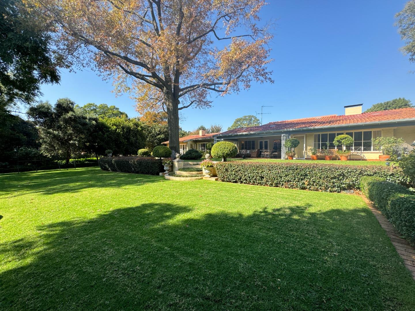 5 Bedroom House for sale in Inanda 58 1st Avenue P24114471104