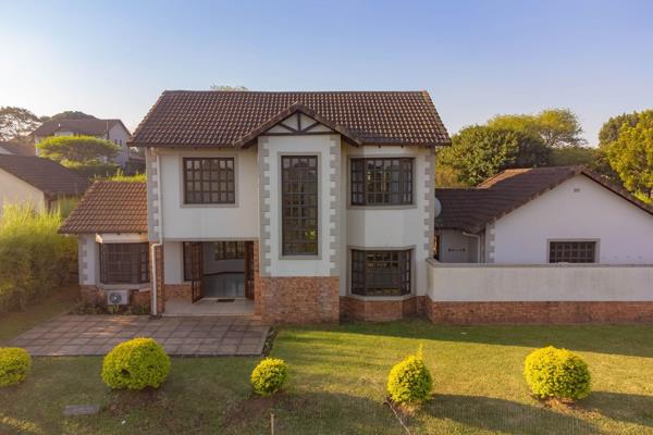 Stepping through the front door of this beautiful Townhouse one is greeted with breathtaking views of the conservancy.  With sunlight streaming through the large windows, bouncing off the gleaming laminated floors one enters an open plan living area, perfect for family nights ...