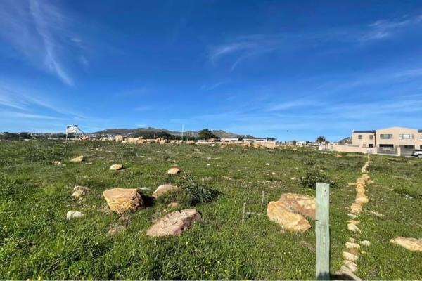 This stunning piece of land offers you the opportunity to build a beautiful sea-view ...