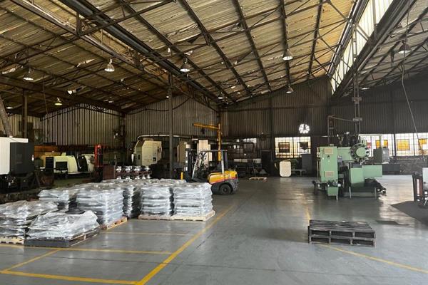 For sale: an exceptional manufacturing facility, classified as a Grade B property, situated on a 9282m&#178; erf. The facility boasts a ...