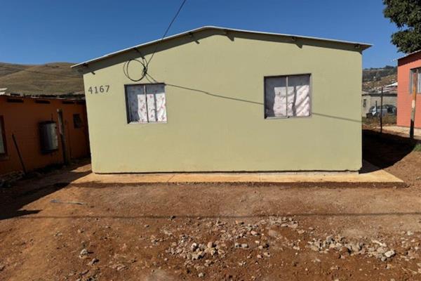 stater house for sale at  Mpophomeni. Lounge open plane with Kitchen, Two bedroom, one Bathroom (New RDP  house)