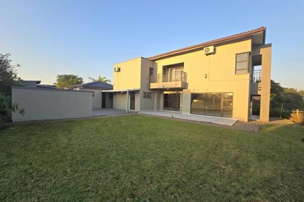 SOLE MANDATE: PALM LAKES ESTATE offers you this stunning  spacious home. 

The house comprises of a large open plan kitchen, laundry/ ...