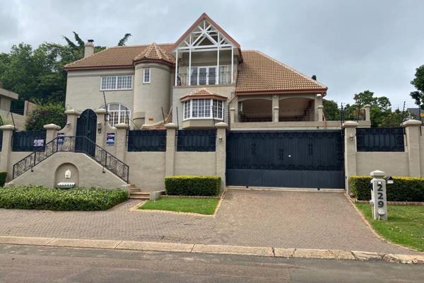 Mansion in one of waterkloof&#39;s most prestigious streets in the safe waterkloof area!

This street is home to many Ambassadors and ...