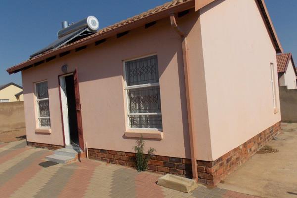 For first time buyers who like to invest in property, this is a property situated on a stand of 300m&#178; in Southern Gateway. Very ...